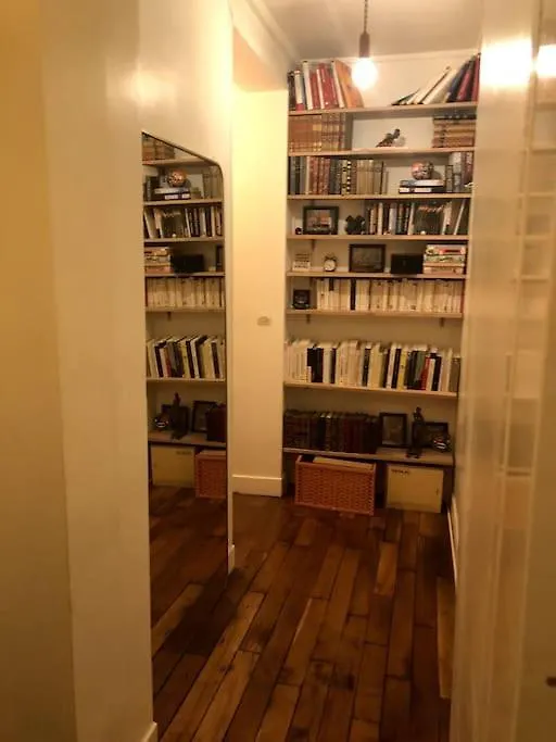 Voguish Parisian 40m2 Flat Near La Bastille, 11th Paris